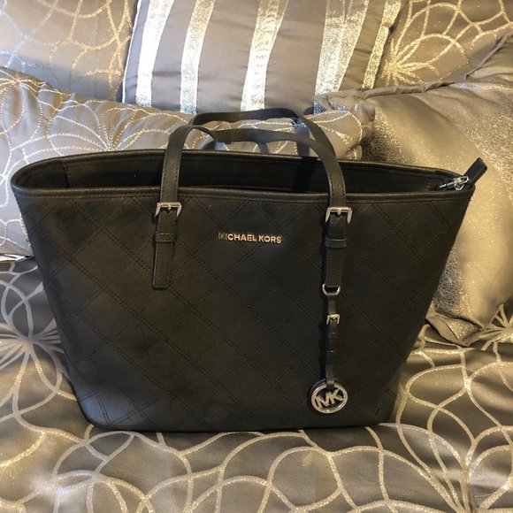 Michael Kors Handbags - Michael Kors	Voyager Crossgrain Leather Tote